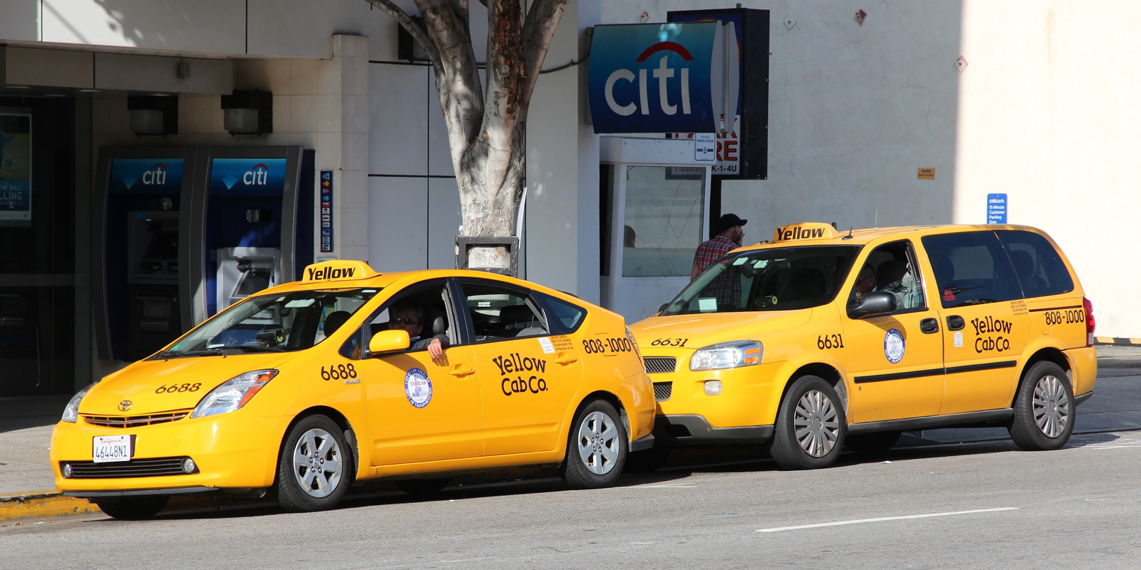 California da luz verde a los taxis sin conductor