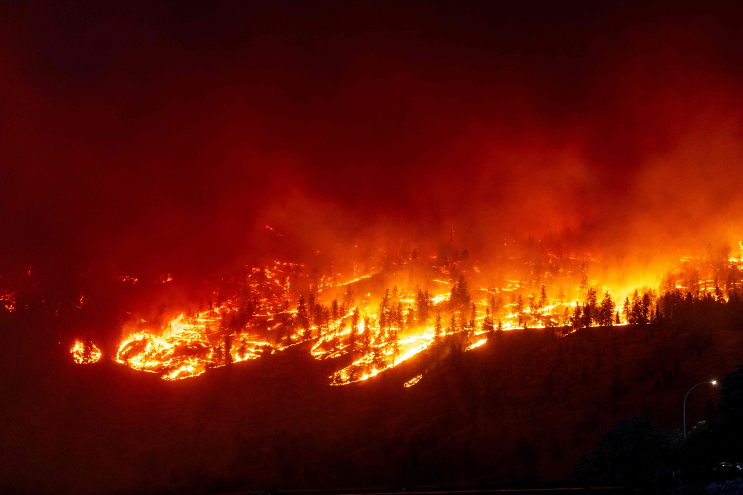Canadá declara estado de emergencia ante aumento de incendios