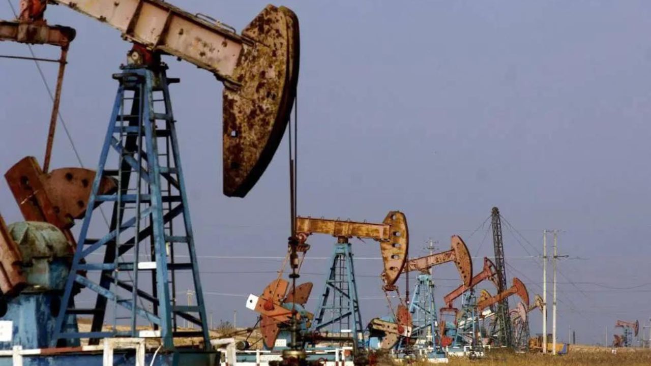 Petróleo de Texas sube a 83,19 dólares el barril, gana por séptima semana consecutiva