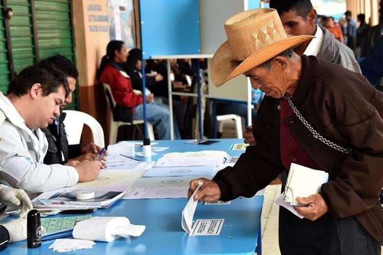 Guatemala elige nuevo presidente en medio de incertidumbre