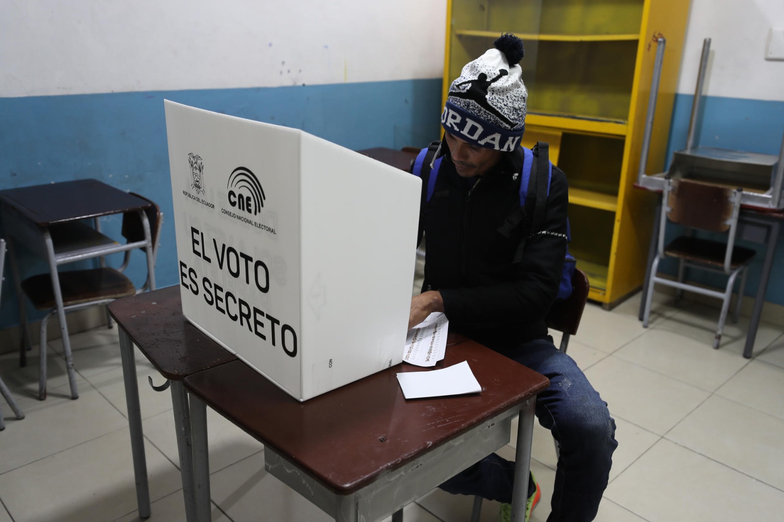 Apertura de centros de votación electoral en Ecuador