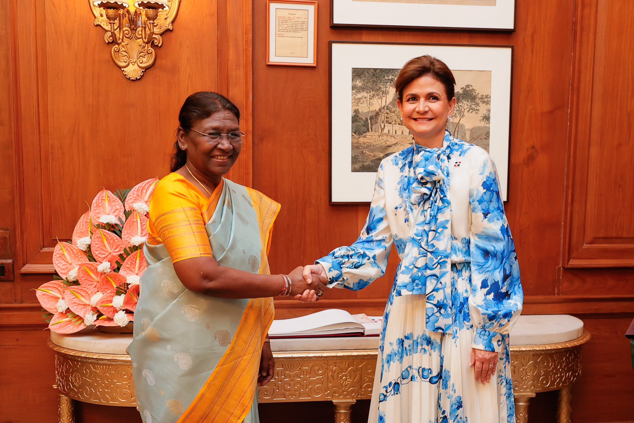Vicepresidenta Raquel Peña se reúne con mandataria de la India