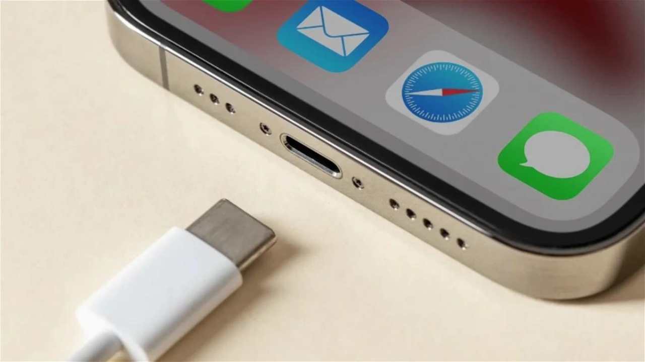 ¿Puedes usar el cable de tu Android para cargar un iPhone 15?