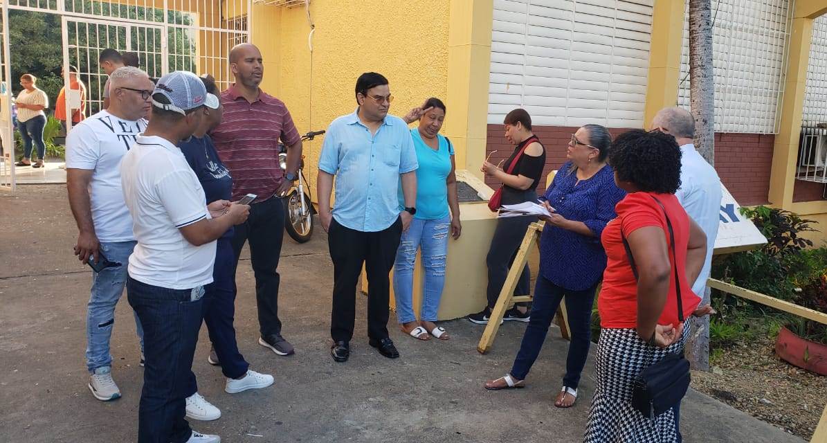 Delegados del PLD acompañan a JCE en instalación de equipos en colegios electorales –  (República Dominicana)