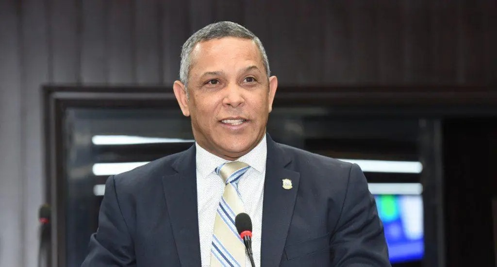 Senador Franklin Romero redacta anteproyecto de ley para unificar elecciones –  (República Dominicana)