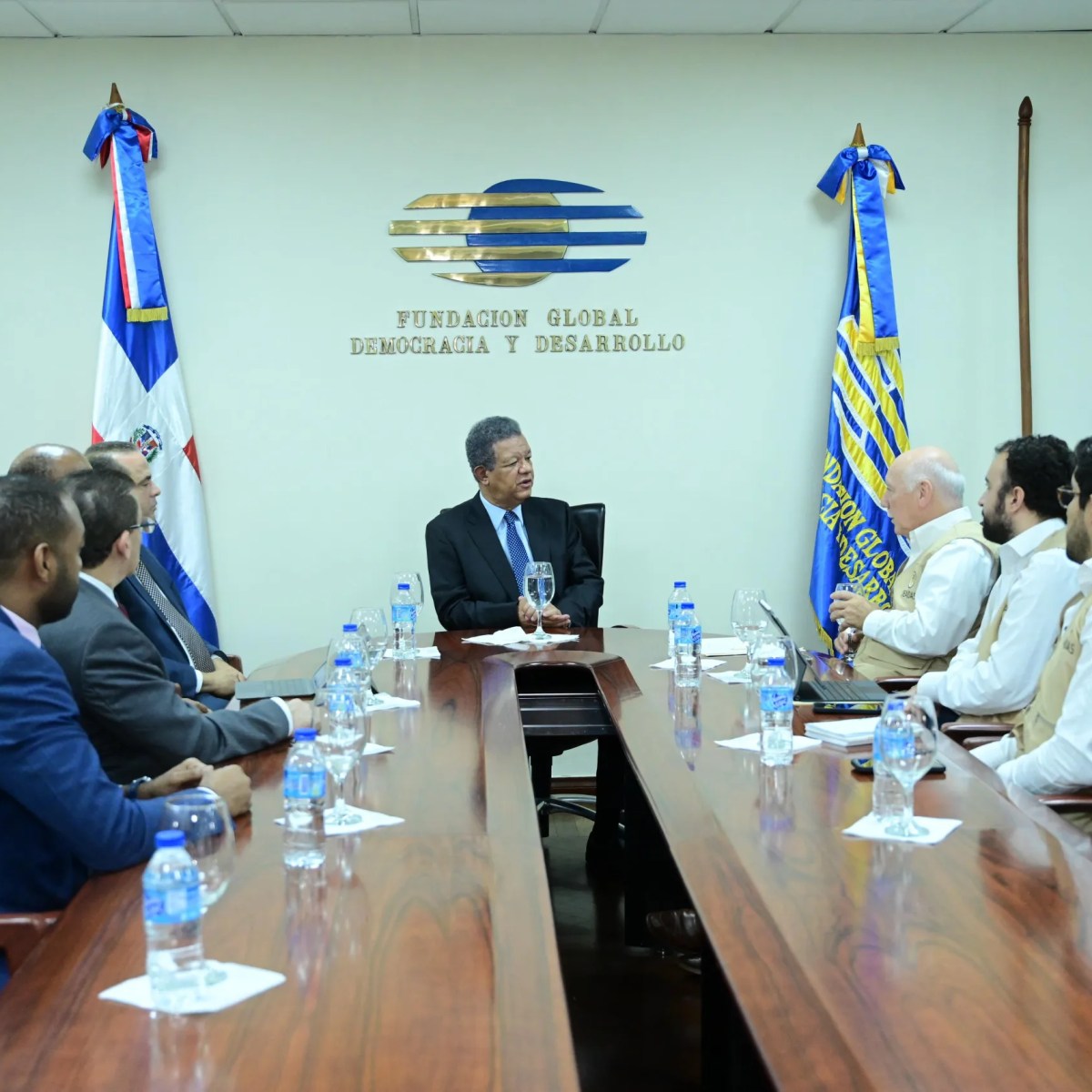 Leonel Fernández se reúne con Misión de Observación Electoral de la OEA –  (República Dominicana)