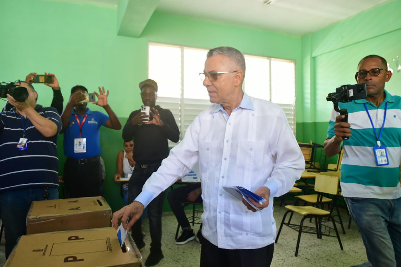 Alcalde Manuel Jiménez votará a las 9:30 a.m. en Cancino –  (República Dominicana)