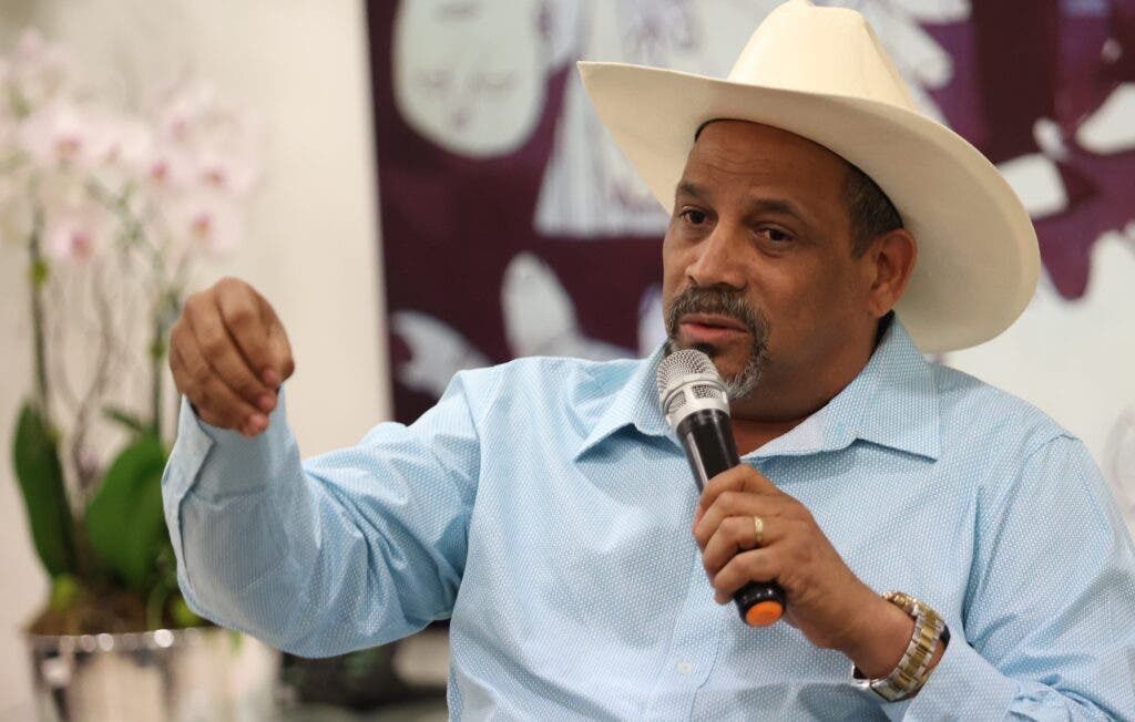 Alcalde de Dajabón acusa a un regidor PRM de aliarse al PLD para desacreditar su gestión –  (República Dominicana)