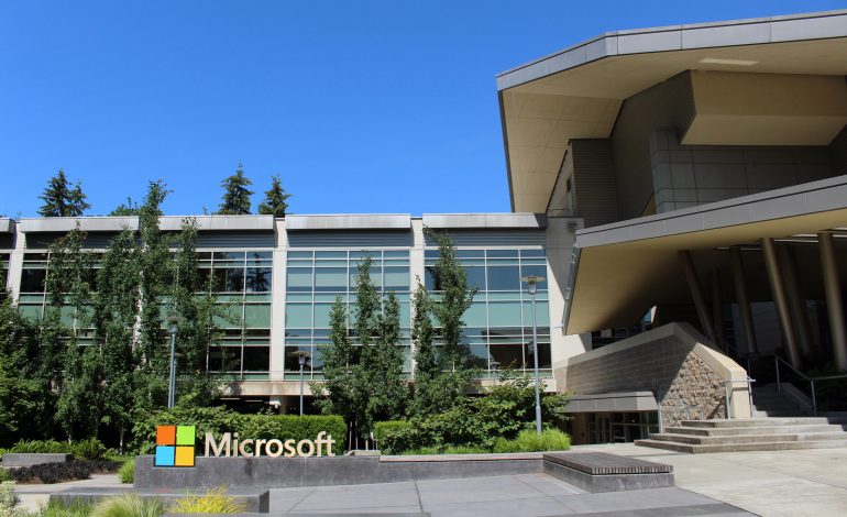 Microsoft contrata al cofundador de DeepMind de Google para dirigir su unidad de IA