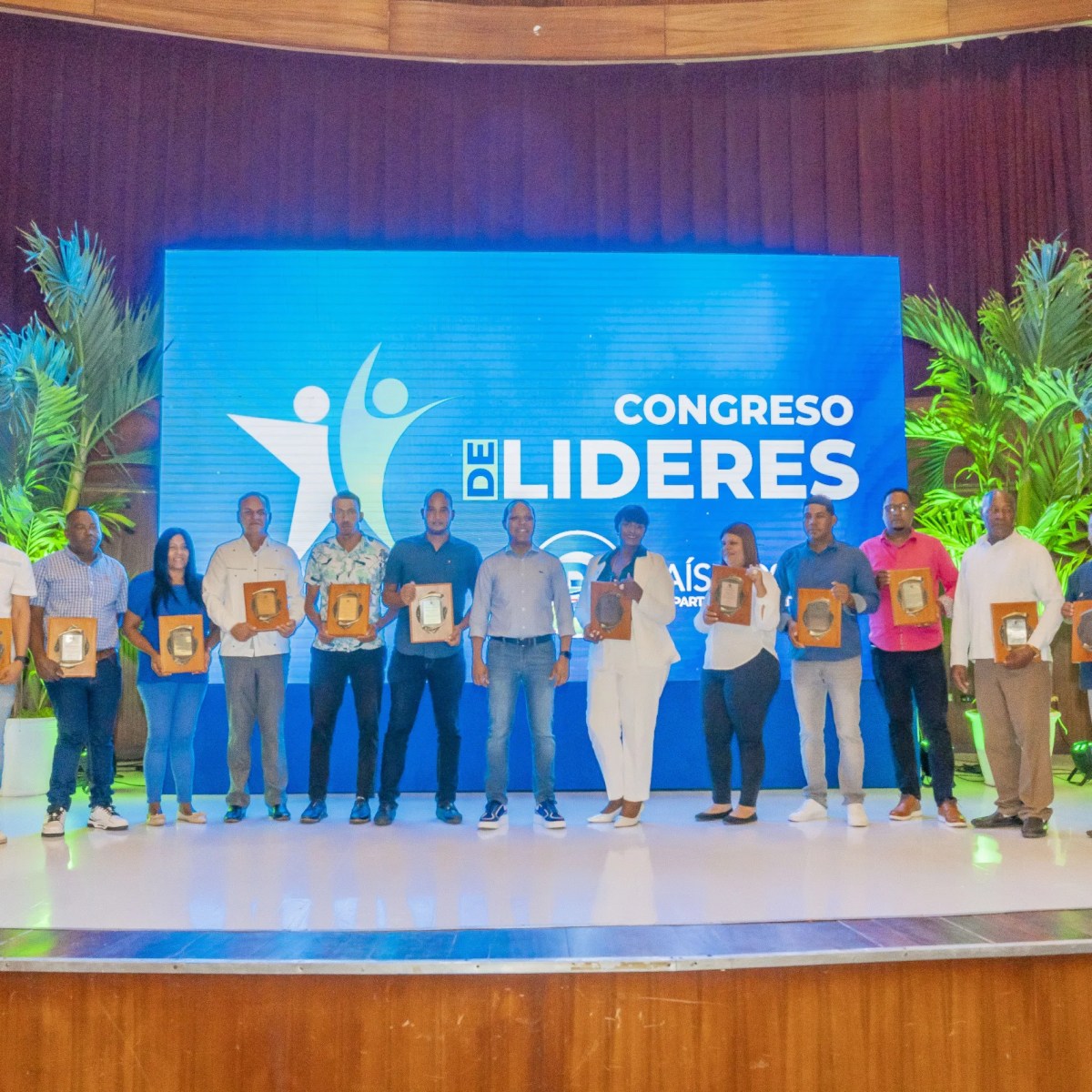 País Posible realiza encuentro de líderes y reconoce sus 21 candidatos –  (República Dominicana)