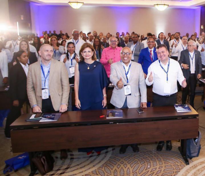 Candidatos a diputados del PRM realizan seminario sobre campañas electorales  –  (República Dominicana)