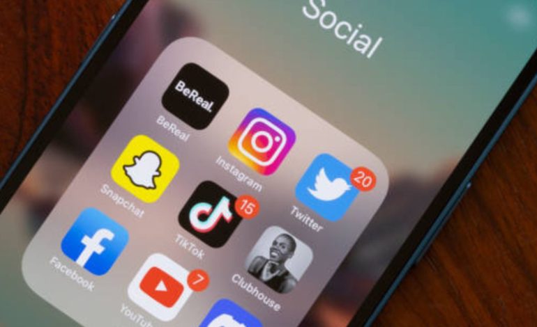 Escuelas de Canadá demandan a TikTok, Facebook, Instragram y Snapchat