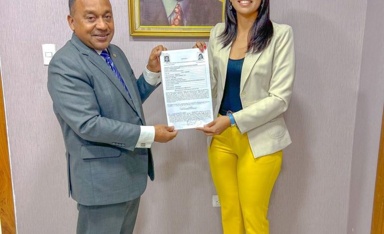 Patricia Nuñez inscribe candidatura a diputada por SDN –  (República Dominicana)