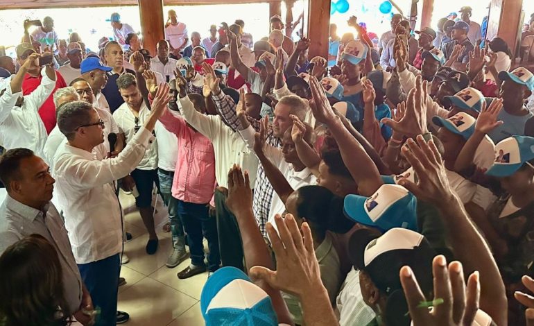 PRM juramenta dirigentes de la FP y el BIS en Yamasá –  (República Dominicana)
