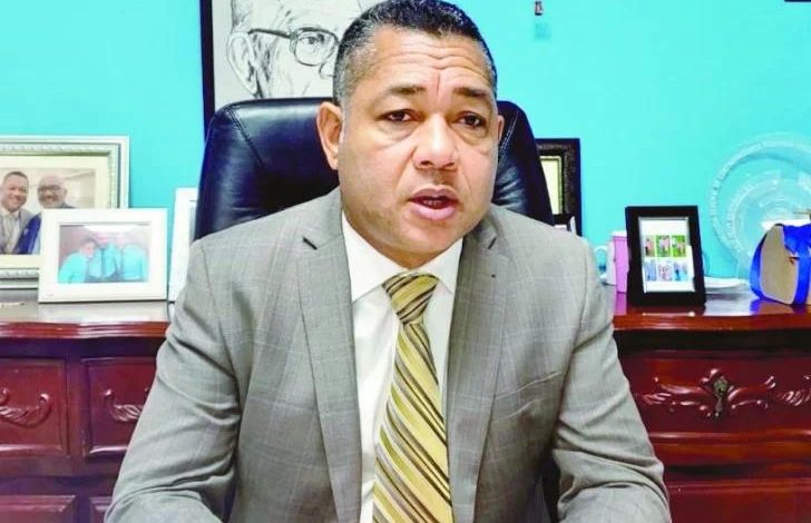 ¡Uno más! Renuncia del PLD alcalde del municipio Boca Chica –  (República Dominicana)