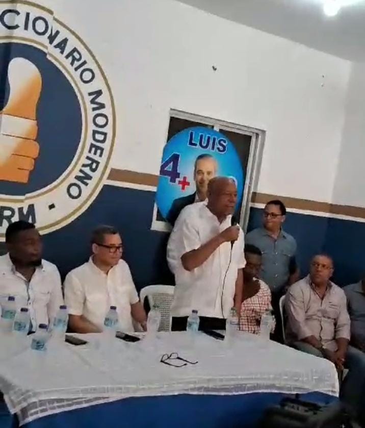 PRM juramenta en La Victoria excandidatos renunciantes del PRD –  (República Dominicana)