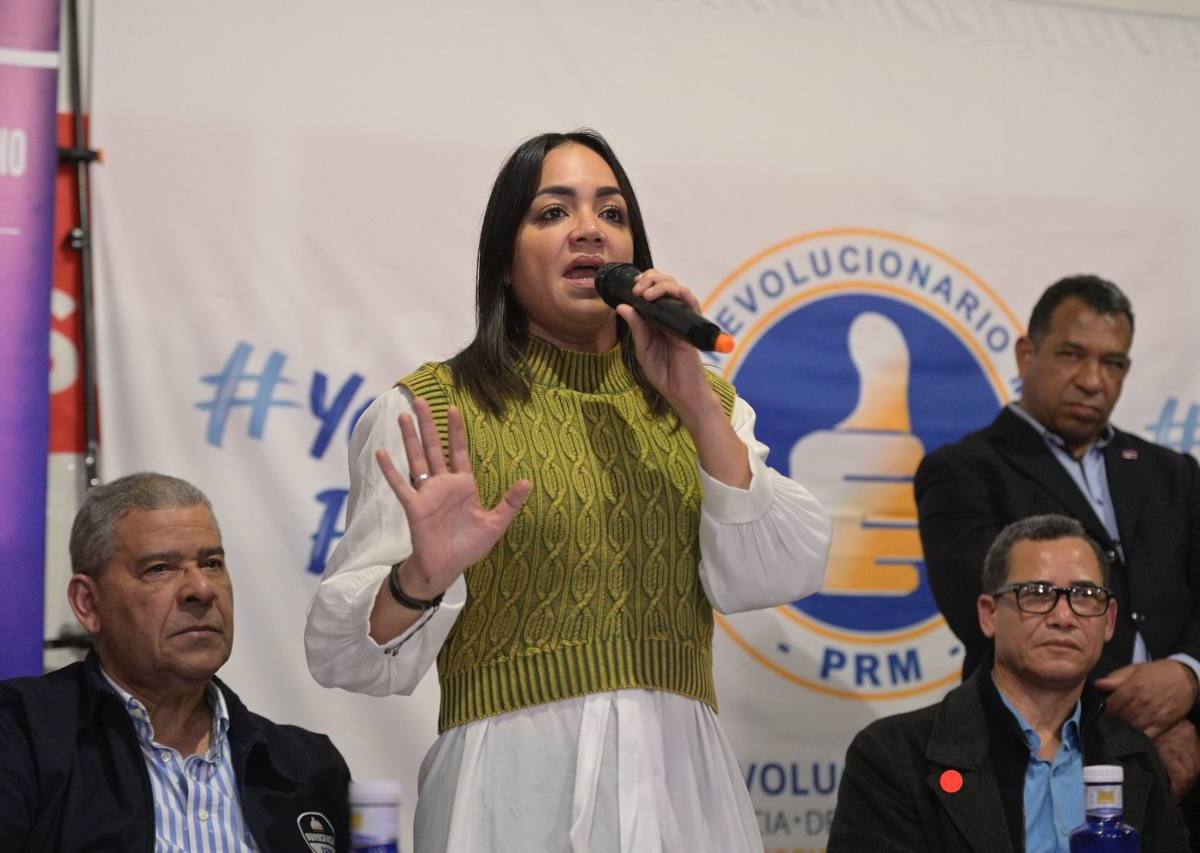 Faride Raful encabeza juramentación de equipo político del PRM en España –  (República Dominicana)