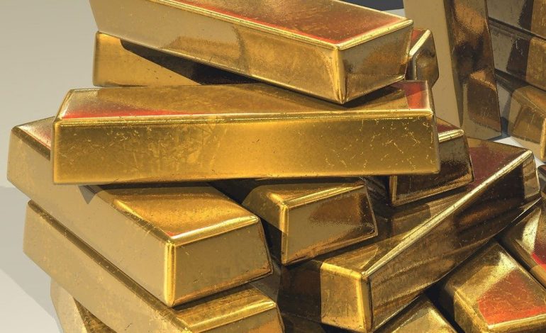 El precio del oro alcanza un nuevo máximo y se acerca a los 2,200 dólares