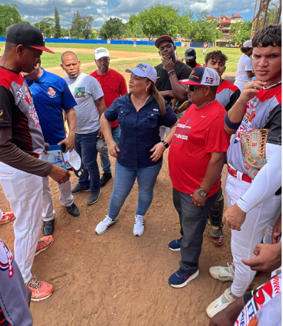 Yolanda Ginebra se compromete apoyar instituciones deportivas comunitarias –  (República Dominicana)