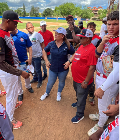 Yolanda Ginebra se compromete apoyar instituciones deportivas comunitarias –  (República Dominicana)