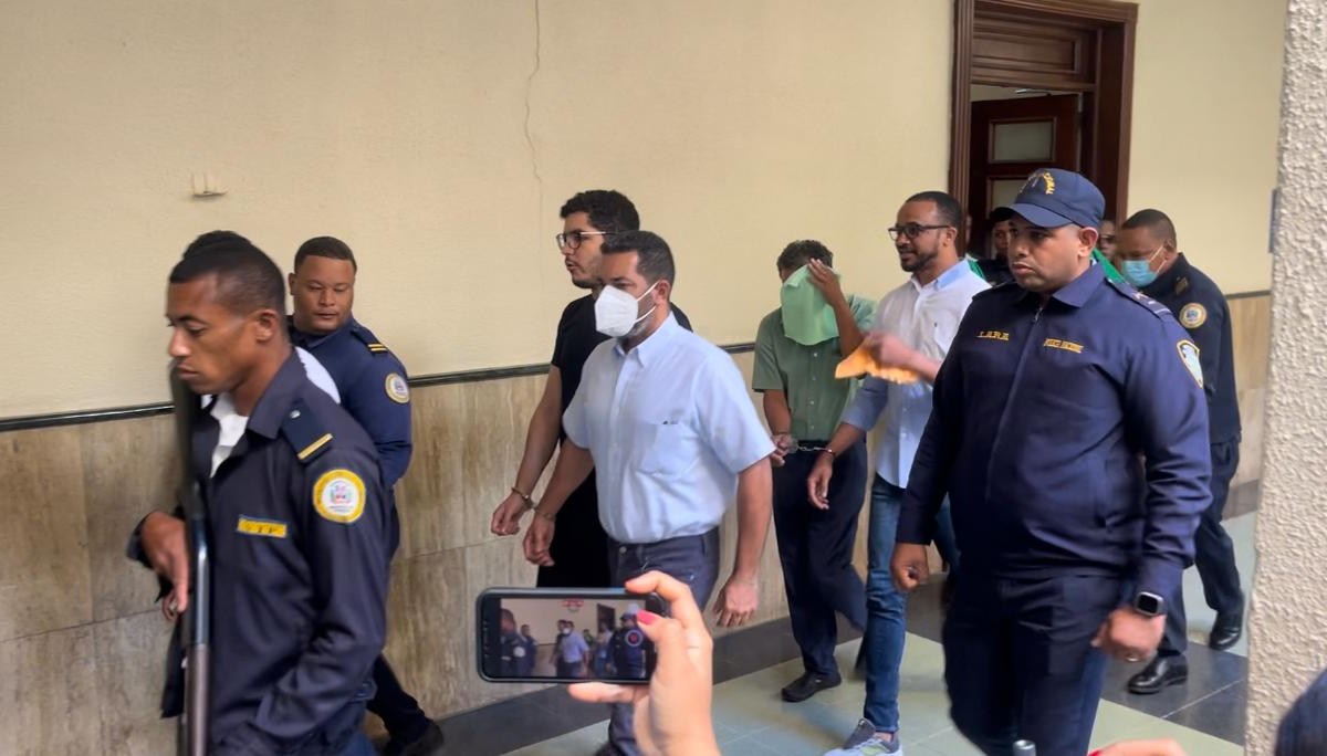 Ratifican prisión preventiva a Ledesma y demás imputados de estafar RD$700 MM en viviendas –  (República Dominicana)
