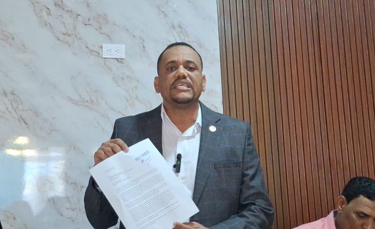 Candidato a Diputado por el PLD renuncia y se lleva vicepresidenta municipal en SPM –  (República Dominicana)
