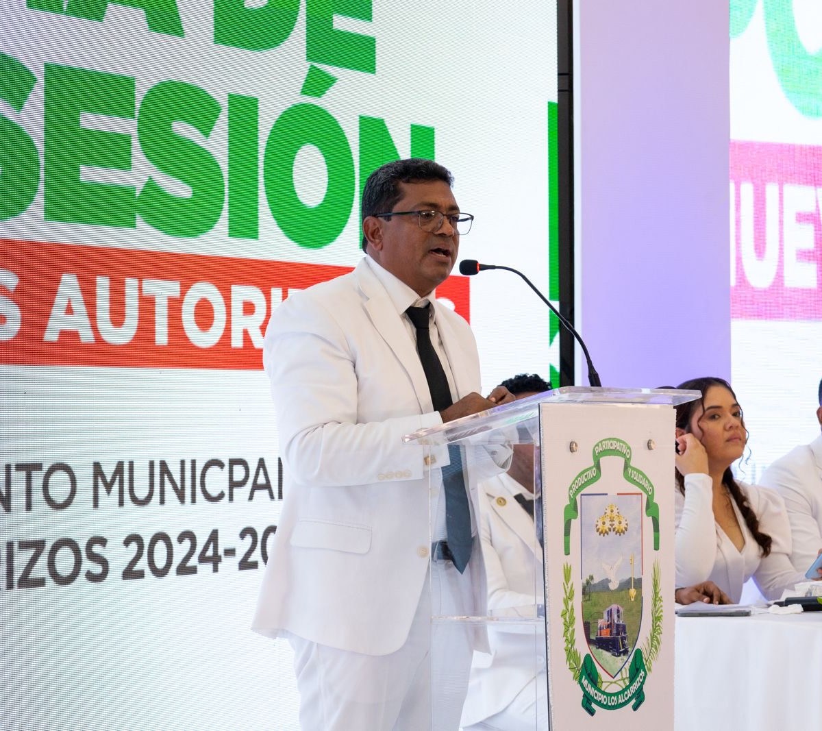 Tras juramentación como alcalde, Junior Santos declara Los Alcarrizos “en estado de urgencia” –  (República Dominicana)