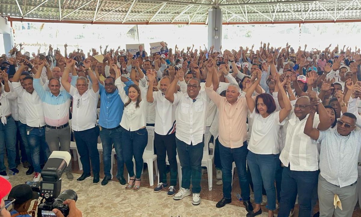 PRM juramenta dirigencia comando de campaña municipal en SDO –  (República Dominicana)