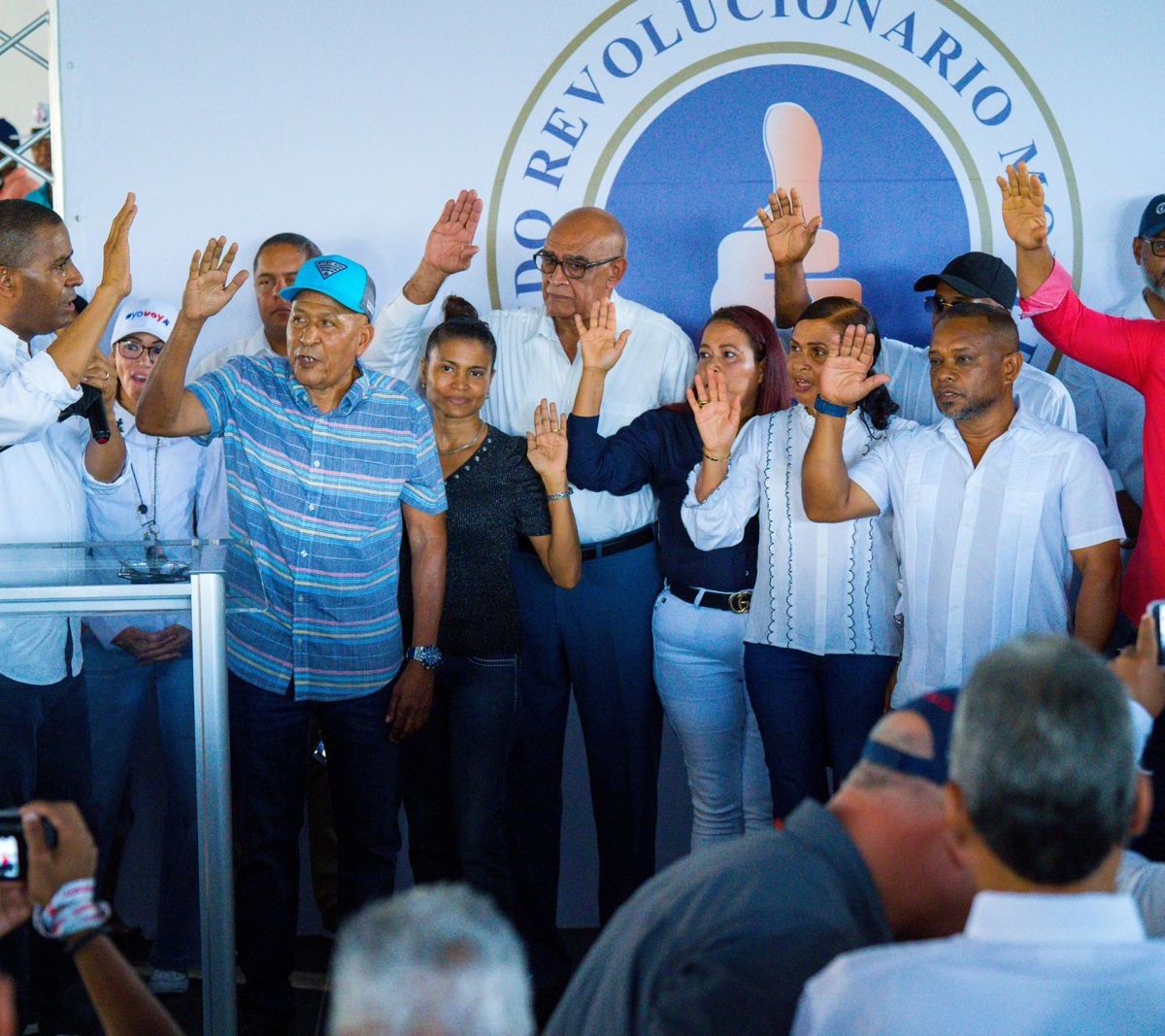 Se registra “avalancha de renuncias” de dirigentes connotados del PLD en Puerto Plata –  (República Dominicana)