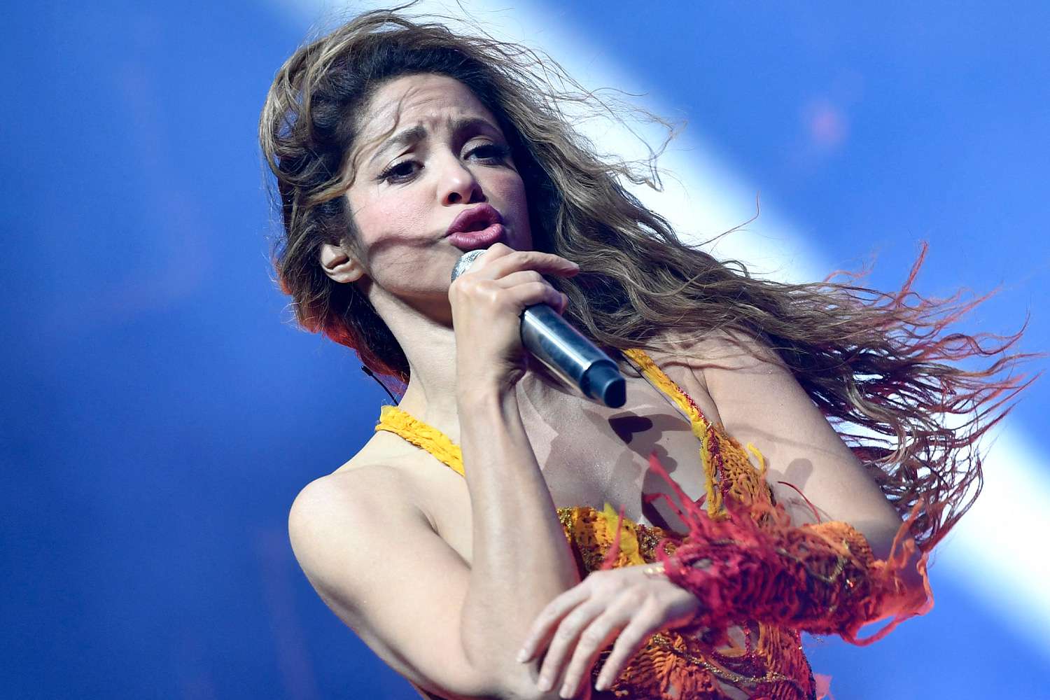 Shakira anuncia su nueva gira en Coachella durante su aparición sorpresa con Bizarrap