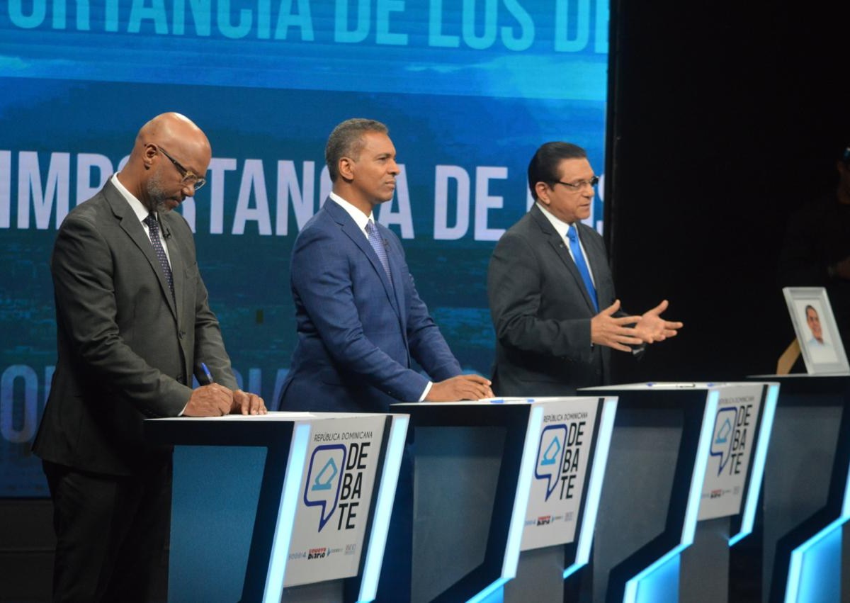 Tres aspirantes a senador por Santiago exponen en debate del CODESSD; PRM y FP confrontan  –  (República Dominicana)