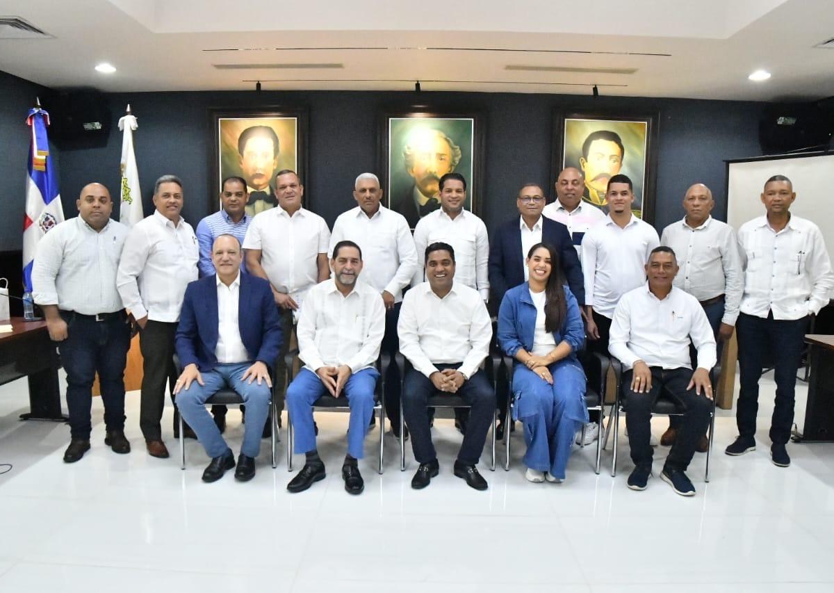 El presidente de Fedomu realiza intercambio de experiencia con alcaldes electos –  (República Dominicana)