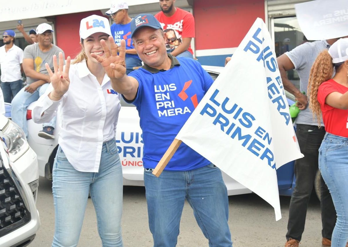 Movimiento “Luis en Primera” brinda apoyo en masivo en caravana de Abinader en Hato Mayor y SPM –  (República Dominicana)