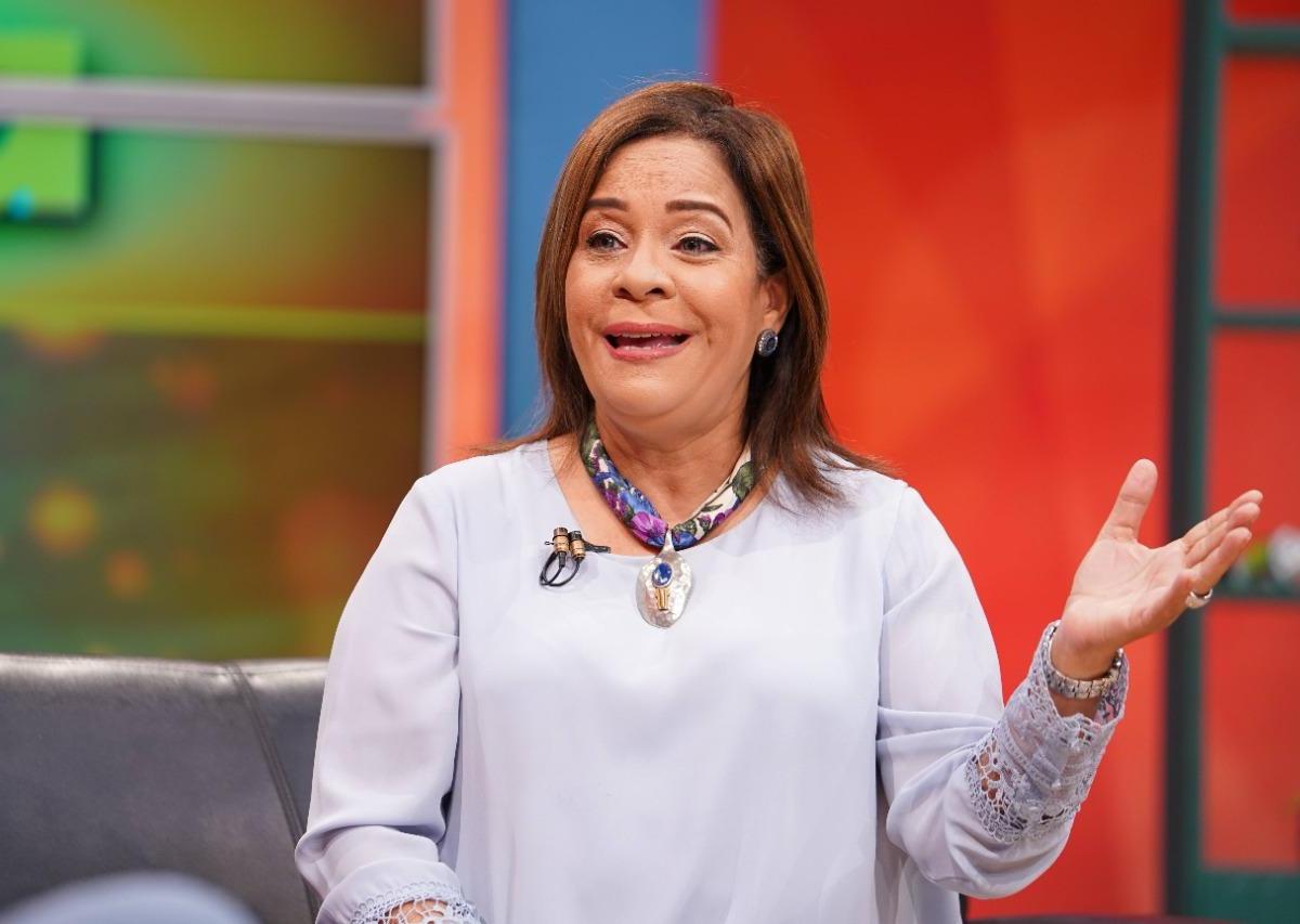Clara González sugiere crear índice de confianza en los debates –  (República Dominicana)