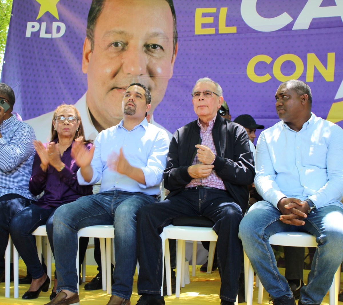 Danilo llama a peledeístas en Neiba a defender el voto morado en mayo –  (República Dominicana)