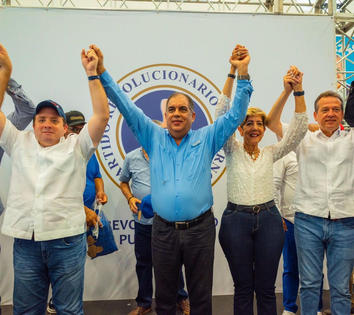 Exdiputado Javier Clark y otros dirigentes del PLD se juramentan en el PRM –  (República Dominicana)