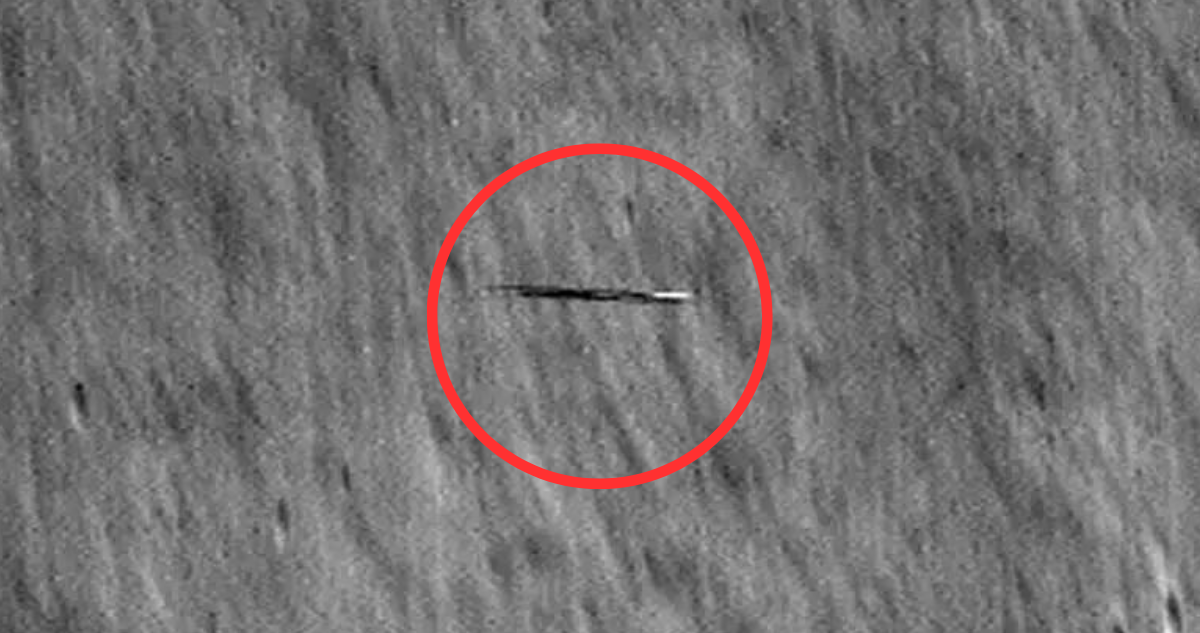 Sonda espacial de la NASA capta misterioso objeto que gira rápidamente alrededor de la Luna