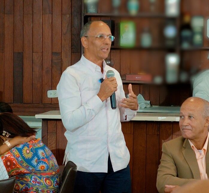 Pastor y cantante cristiano Al Cedeño insta a la comunidad defender valores éticos y morales en elecciones