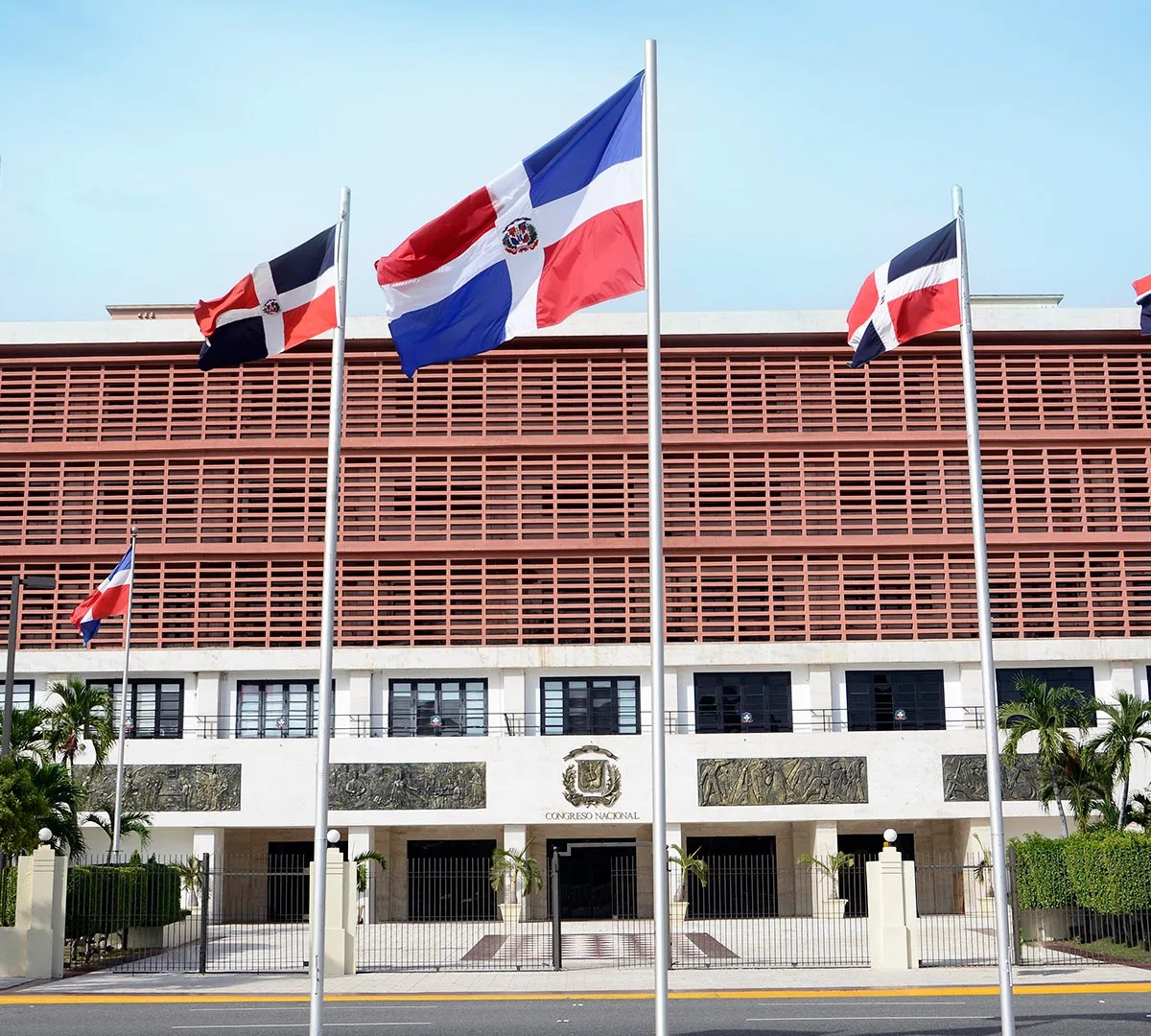 Legisladores consideran «tardía» resolución de la JCE que prohíbe ayudas sociales –  (República Dominicana)