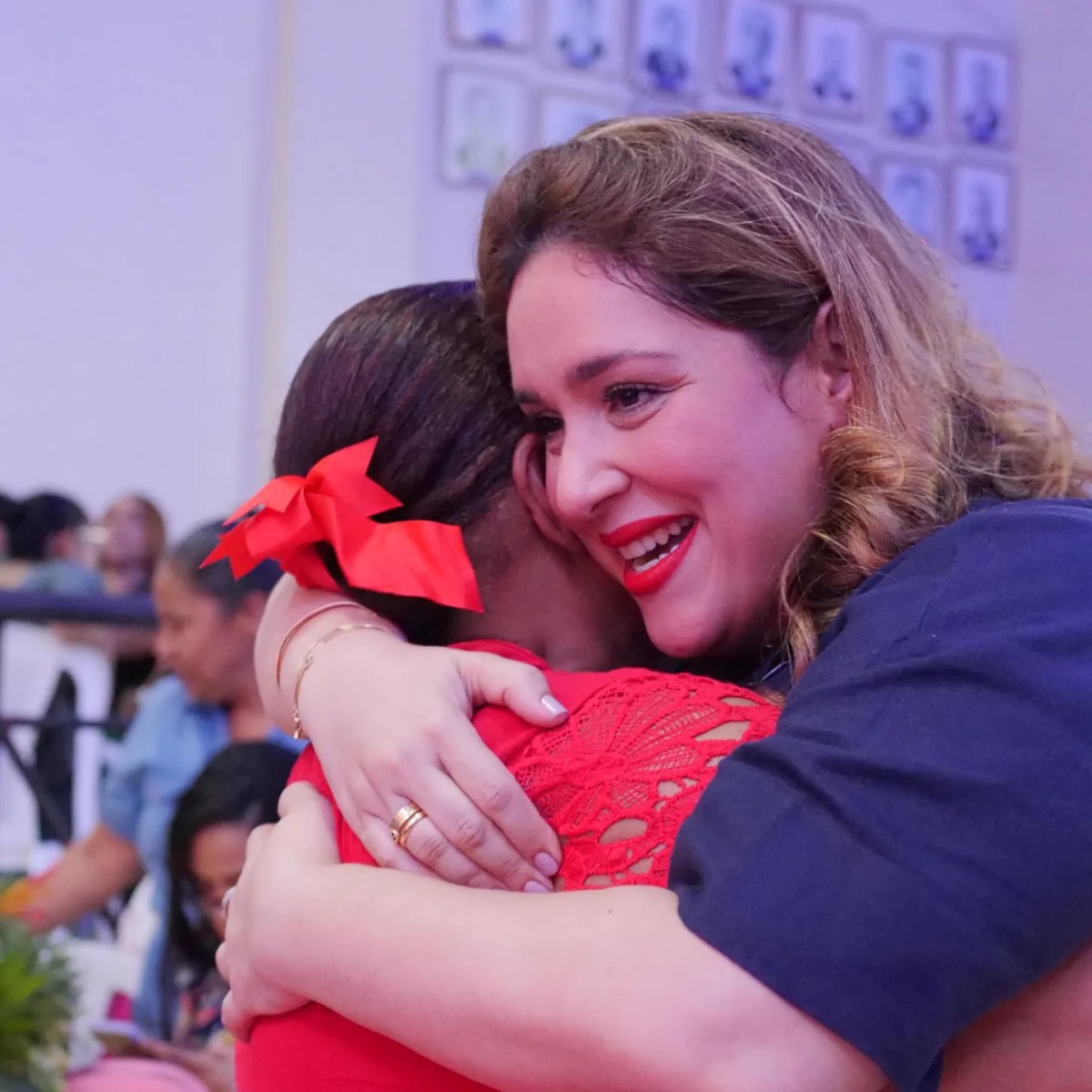 Candidata a diputada pondera dedicación y sacrificio de las madres –  (República Dominicana)